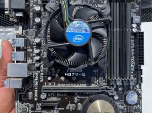 ASUS H97M-E Com CPU Intel Core i3 4th Gen