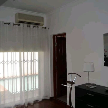 Vende-se em promoção aproveite moradia T3 no condomínio niketche ao longo da estrada EN4 witbank  ganha tempo para fechar pronta para ser habitada