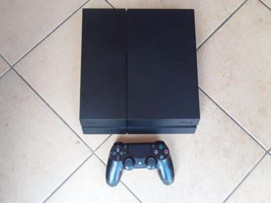 PS4 FAT 500Gb + Fifa 21 + Nba2k21