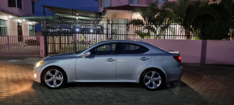 Lexus is250 recém chegado Durban 3