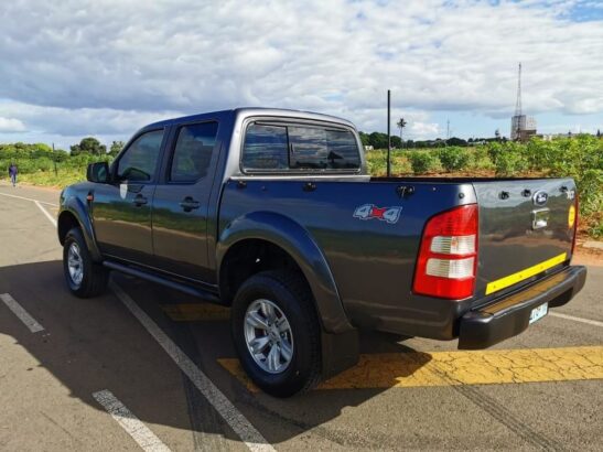 FORD RANGER super limpa