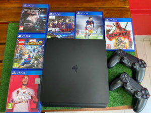 PS4 slim + 6 jogos + 2 joystick +  todos os cabos