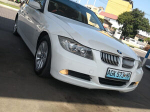 BMW 320i*  ✅Modelo 2007 ✅Interior preto  ✅100.000 km  ✅Suspensão intacta  ✅Start a botão