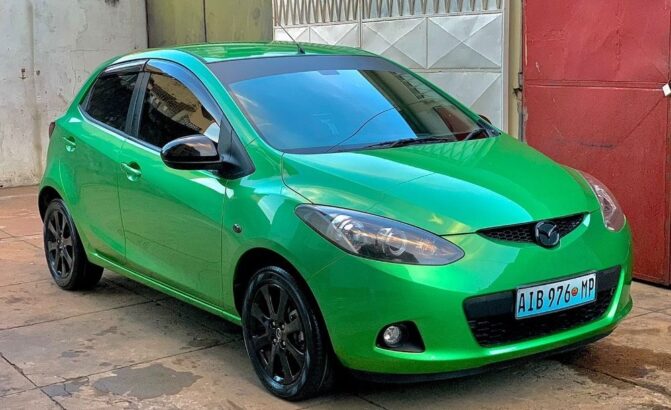 Vendo Mazda demio recem importado