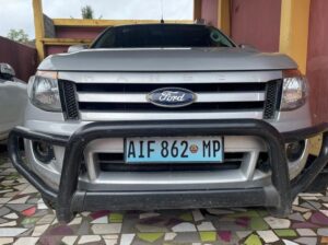 Ford Ranger cabine e meia recém importada-aceito diferenças