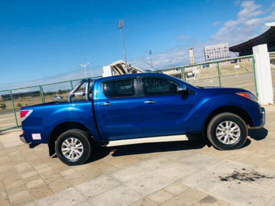 VENDE SE MAZDA BT 50