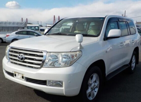 Vende-se Toyota Land Cruiser V8 LC202