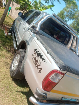 Ford Ranger XLT Modelo 2006 Caixa manual 4×4 Diesel 2.5 119000 klms Sistema de som