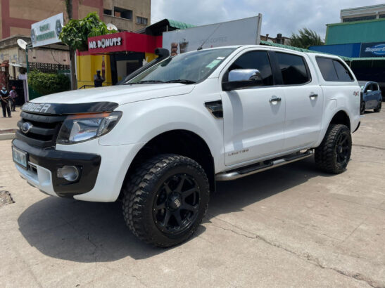 For sale Ford Ranger 2013 ▪️Motor 3.2cc  ▪️4×4 ON ▪️Suspensão doce 100% ▪️Caixa automática