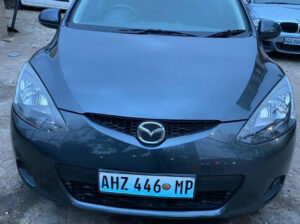 Mazda Demio Modelo 2008 Caixa Automática  Motor 1.5 66000 klms Sistema de som