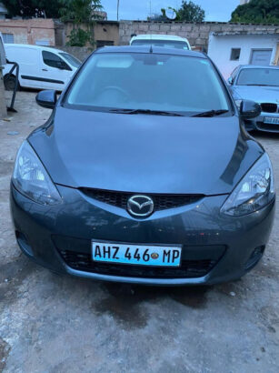 Mazda Demio Modelo 2008 Caixa Automática  Motor 1.5 66000 klms Sistema de som