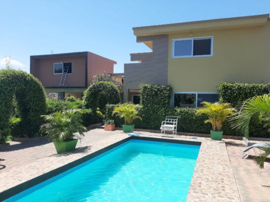 Vende-se grande, Luxuosa e deslumbrante moradia Tp5  na Matola