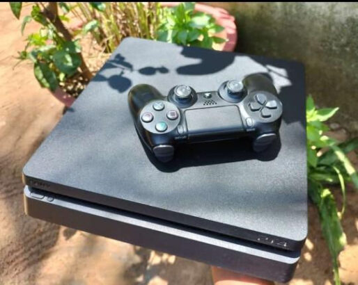 Ps4 Slim Semi Novo