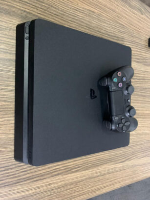 Ps4 slim  1joy  500GB Jogos digitais  GTA 5 Call of duty modern face  Fortnite