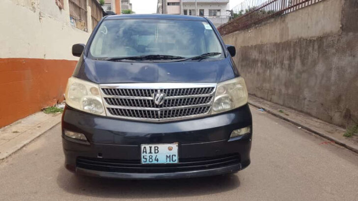 Toyota ALPHARD  Motor 3.0 v6 Ano de fabrico 2003 Suspensão intacta  Sunroff (2) Sensores de estacionamento