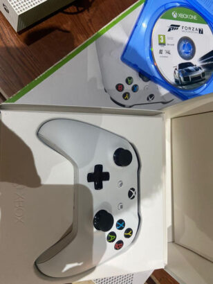 Xbox one s (Com caixa)