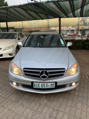 Mercedes Benz C180 Modelo 2009 Caixa Automática  2.0cc 76000 klms