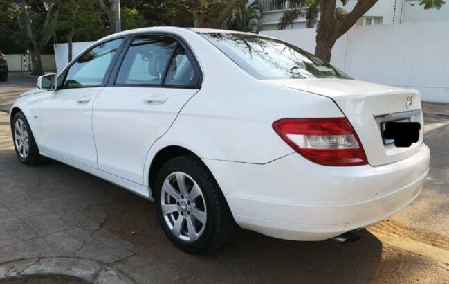 Vende-se Mercedes Benz C180