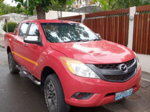 Vendo Modelo : Mazda BT-50 Cabine Dupla 2015 Motor a Diesel 2.2 Manual 4×4 Jantes especiais originais Mazda Legal, comprada no Agente 1.050.000MT Sommerschield. Nb: Viatura em bom estado de conservação