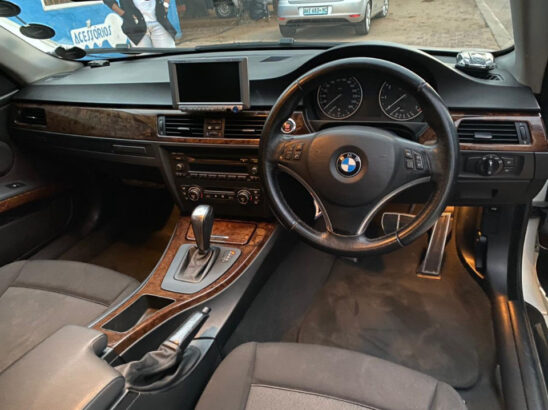 BMW 320i novinho