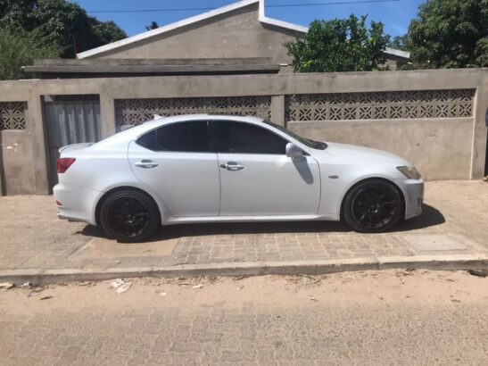 Vendo lexus is250 4