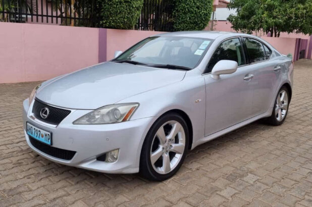 *Recém chegado de Durban* Lexus IS250 7