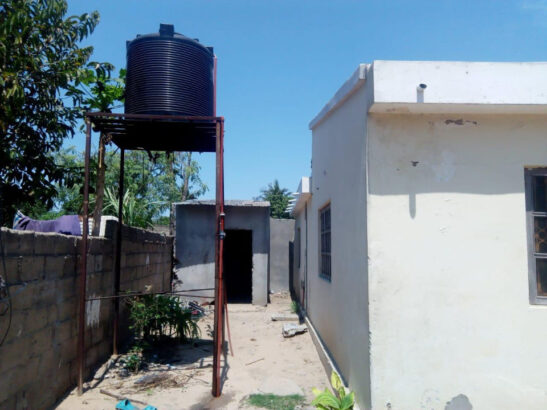 Vende se casa tp3 com furo de agua no bairro T3