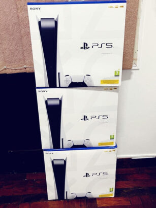 PlayStation 5 ( PS5 )