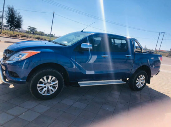 VENDE SE MAZDA BT 50