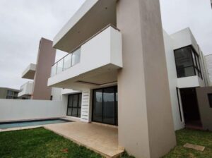 Moradia T4 a arrendar no Condominio Tulipas, Av. Julius Nyerere