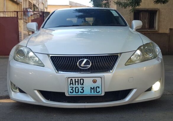 Vendo lexus is250 15