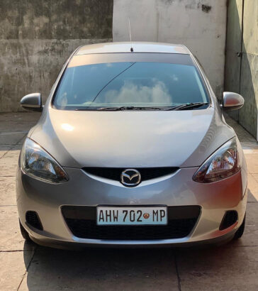 Mazda Demio recém importado • Motor 1.3cc • Modelo 2010