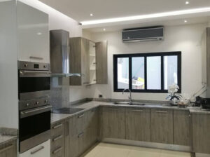 Vende-se luxuosa moradia T6 no bairro de Triunfo novo, rua dos cavalos