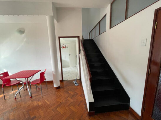 Vende-se uma duplex na Coop perto do 222