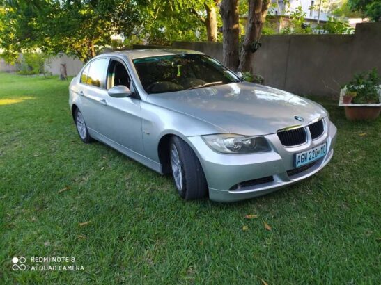 VENDE SE BMW 320i  2005