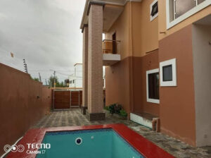 Arrenda-se Moradia Duplex Tipo4 No Triunfo Novo