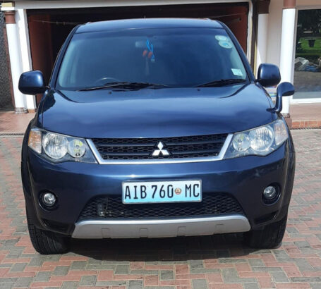 Mitsubishi outlander  Fabrico 2008 Km 108942 Motor 2.5 4×4 Control de volume e som no volante Caixa tiptronic.