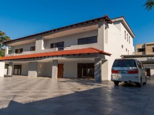 Villa de 10 chambres avec piscine sur Sommerschield 2