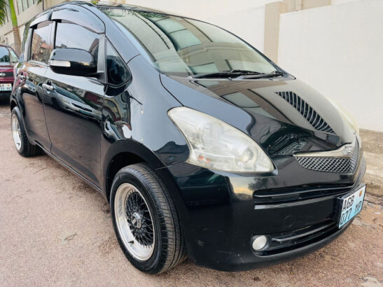 *Toyota Ractis* Ano: 2009 Motor 1.5