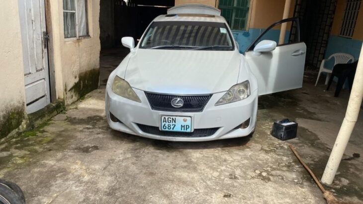 Vendo lexus is250 4