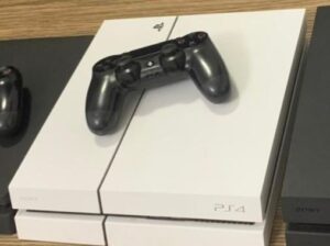 PS4 white Edition 500GB 1joy