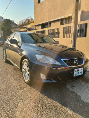 Lexus iS250 recem importado 1