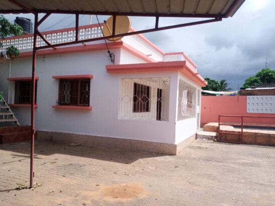 volta ao mercado Arrenda-se Casa Tipo3 placa.no bairro das mahotas paragem Bila