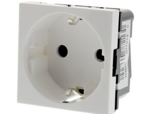 SCHUKO 16A SOCKET / LEG-77213