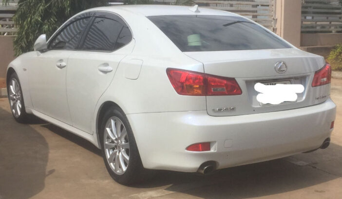 Lexus is250 2005 Bancos electricos com memoria  Aparelho android  Pneus novos 540.000 12