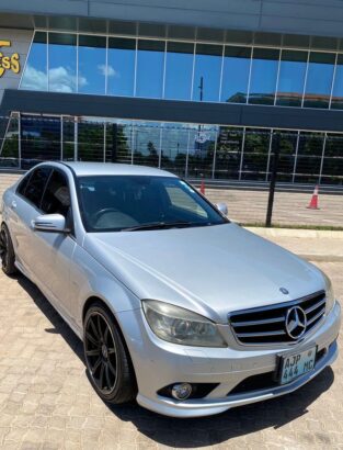 Mercedes-Benz C300