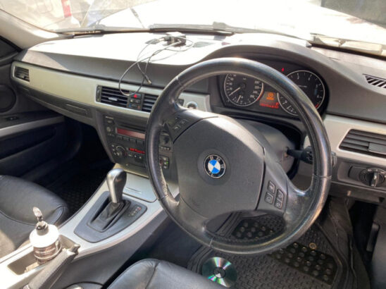 BMW 320i Station