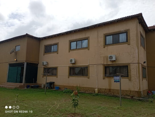 Vende se duplex tp8 com pescina num 70/50 matola tchumene