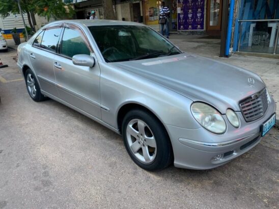 Mercedes Benz E320 2005