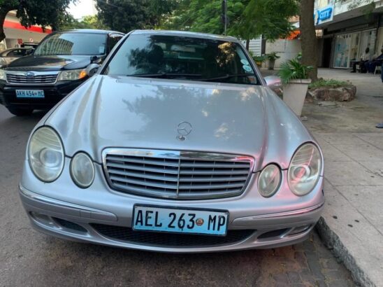 Mercedes Benz E320 2005